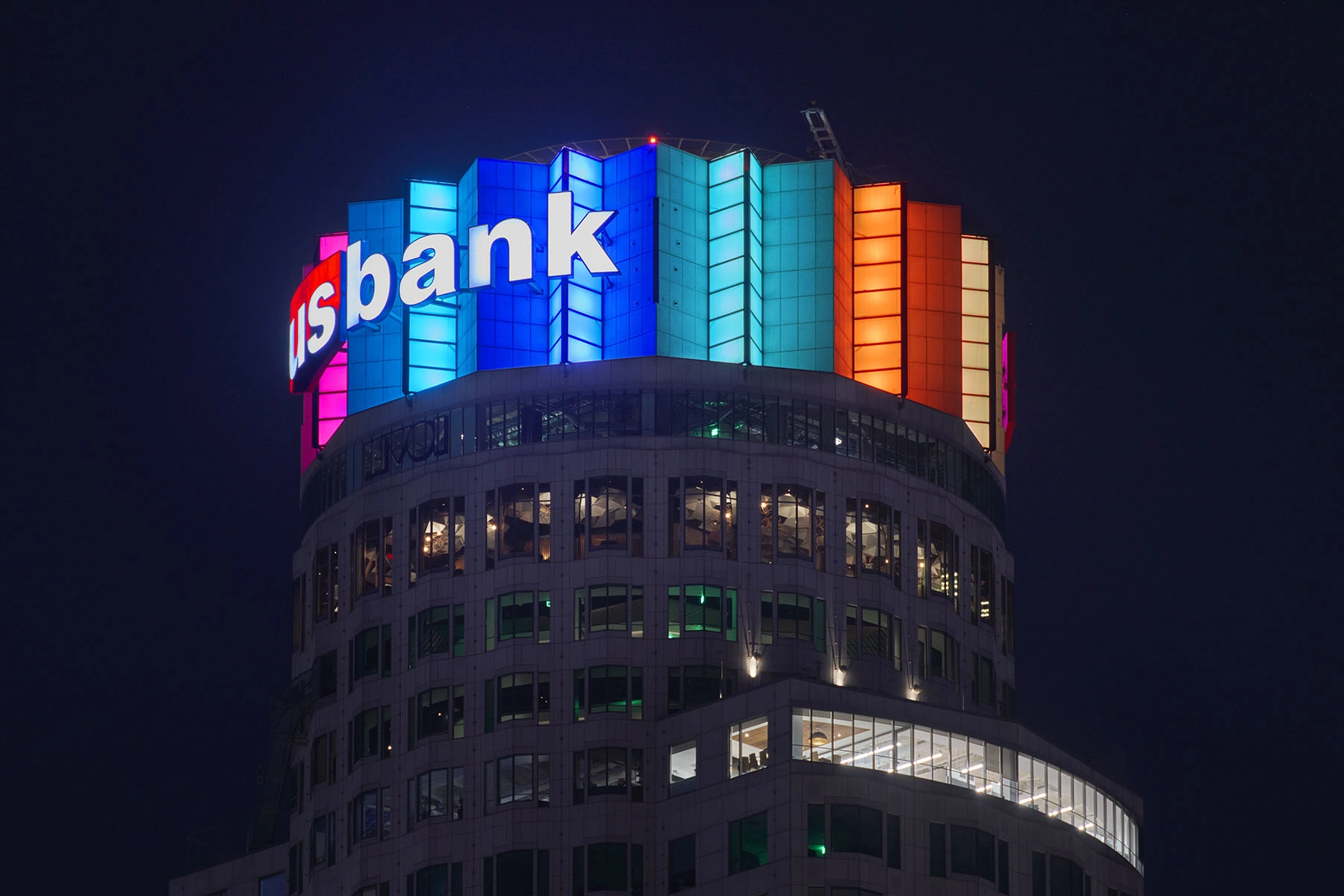 us-bank-tower us-bank-tower